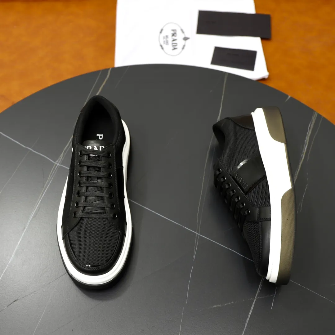 Ex-factory price: 680💰Top original order Brand: PRADA (Prada) Standard code: Men's size 38/44 (45 can be customized) Grade: Same as the official website Material: Original cowhide stitched with imported cloth, cowhide lining, original combination of two-color wear-resistant soft outsole Style category: casual sports version, young fashion, European and American trend, British style Color: actual picture color